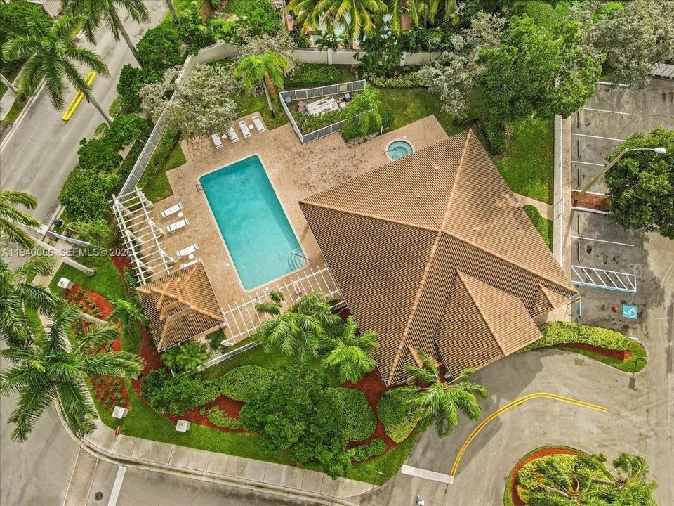 出租: $3,250 (3 贝兹, 2 浴室, 1452 平方英尺)