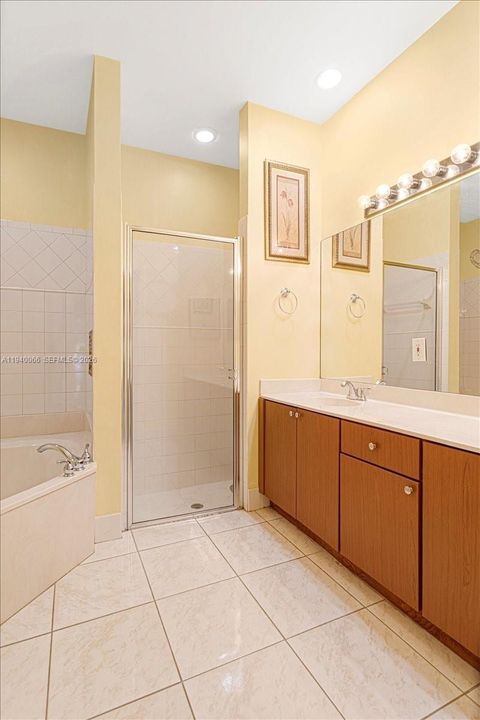 出租: $3,250 (3 贝兹, 2 浴室, 1452 平方英尺)