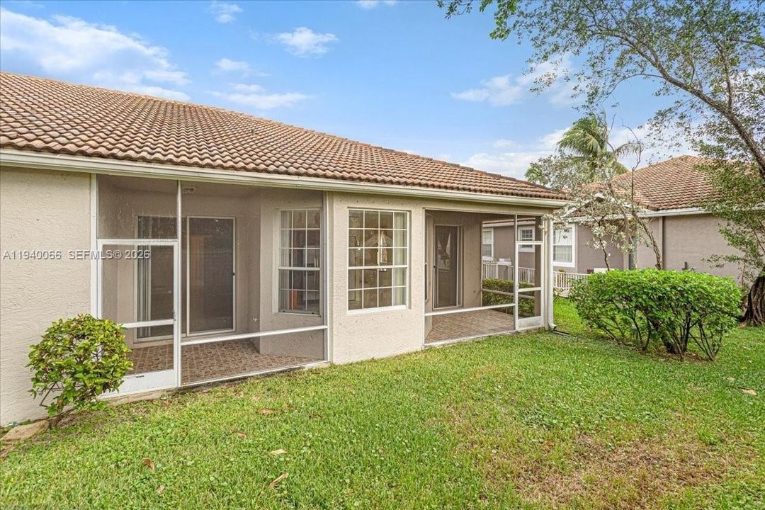 出租: $3,250 (3 贝兹, 2 浴室, 1452 平方英尺)