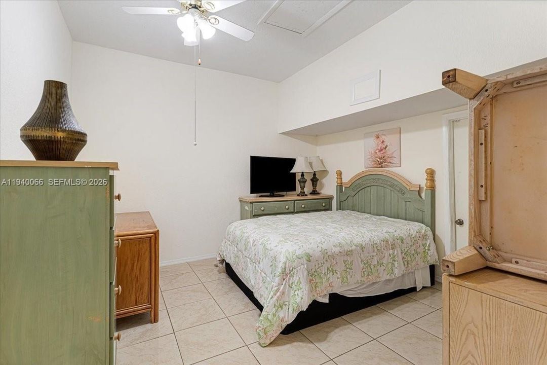 出租: $3,250 (3 贝兹, 2 浴室, 1452 平方英尺)