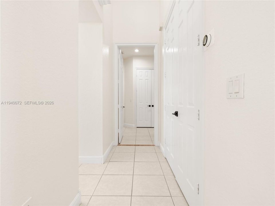 Activo con contrato: $1,995,000 (5 camas, 4 baños, 4225 Pies cuadrados)