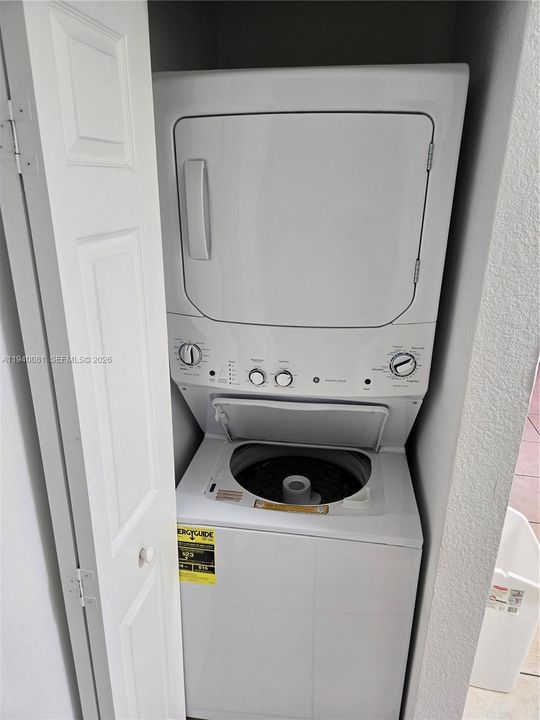 For Sale: $399,000 (4 beds, 3 baths, 1618 Square Feet)