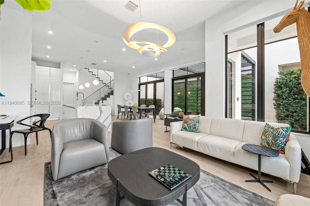 En Venta: $1,149,000 (3 camas, 3 baños, 2257 Pies cuadrados)