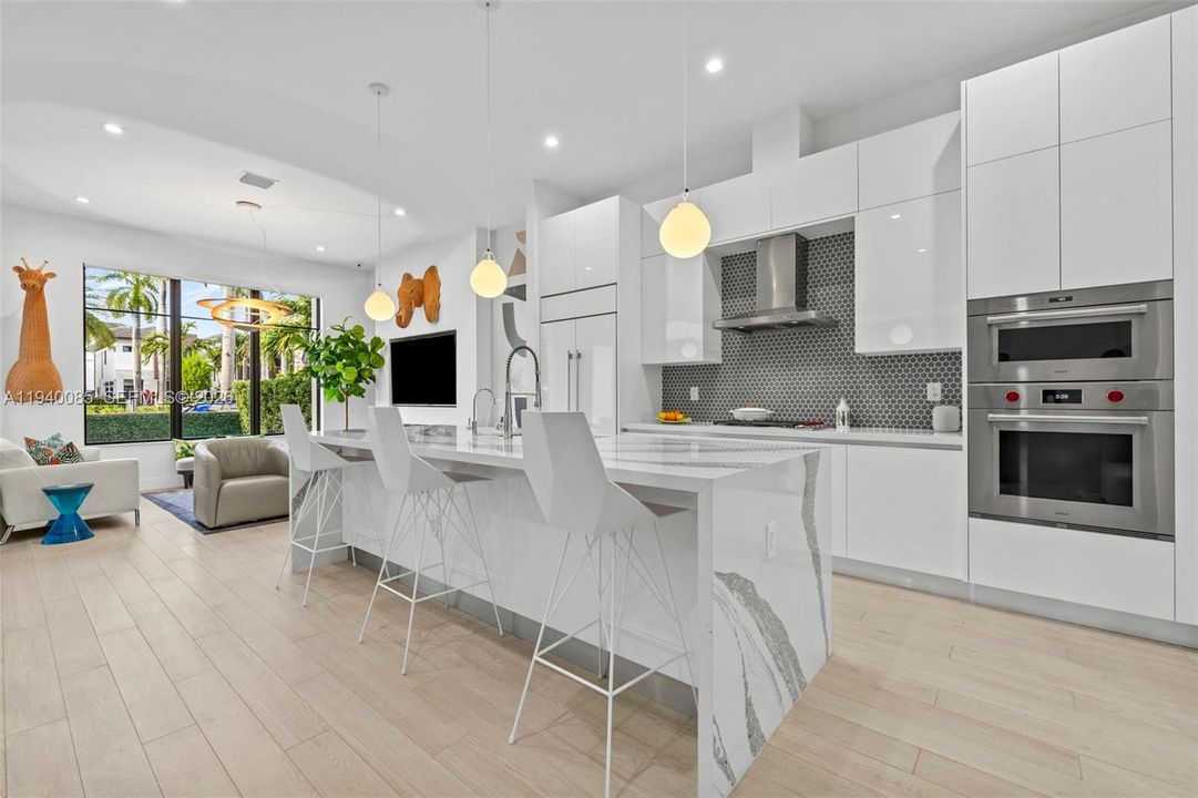 En Venta: $1,149,000 (3 camas, 3 baños, 2257 Pies cuadrados)