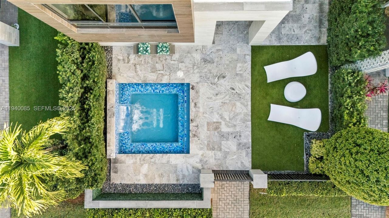 En Venta: $1,149,000 (3 camas, 3 baños, 2257 Pies cuadrados)