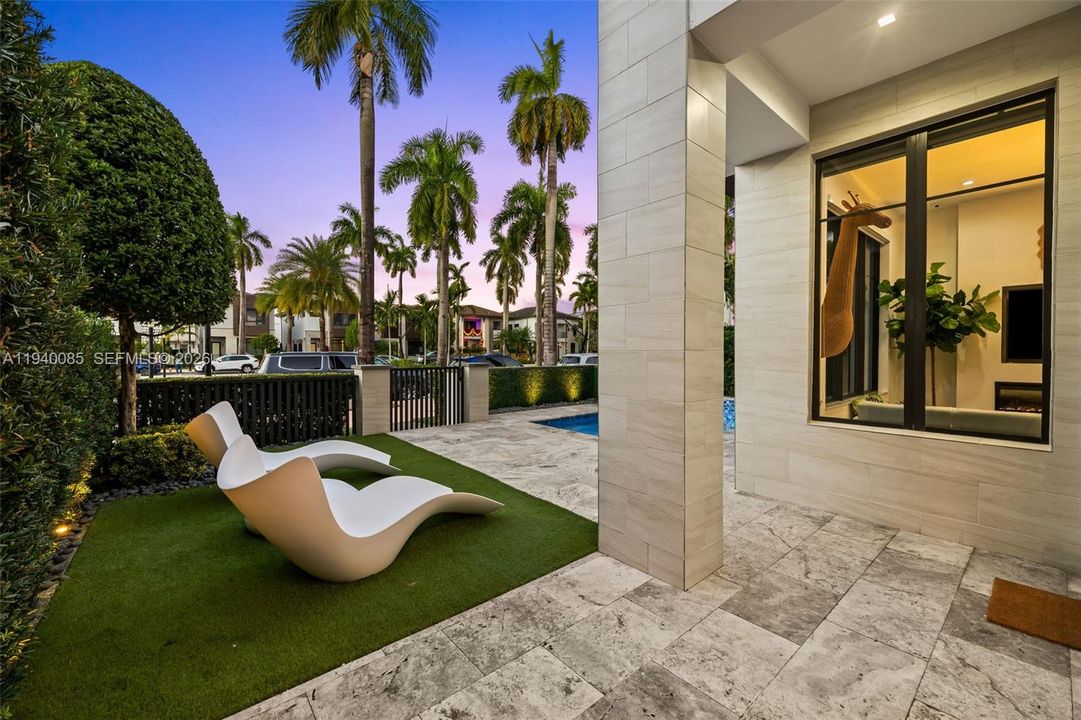 En Venta: $1,149,000 (3 camas, 3 baños, 2257 Pies cuadrados)