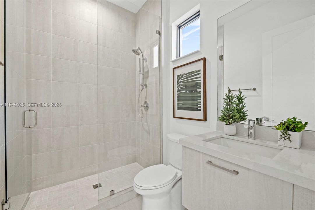 En Venta: $1,149,000 (3 camas, 3 baños, 2257 Pies cuadrados)