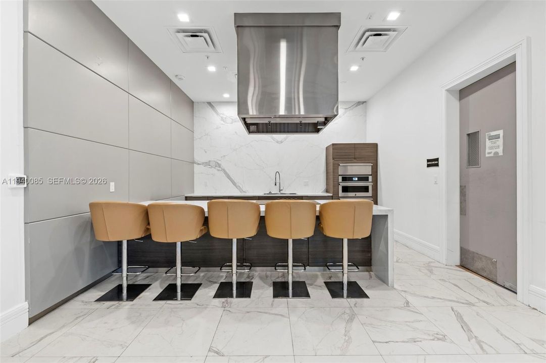 En Venta: $1,149,000 (3 camas, 3 baños, 2257 Pies cuadrados)