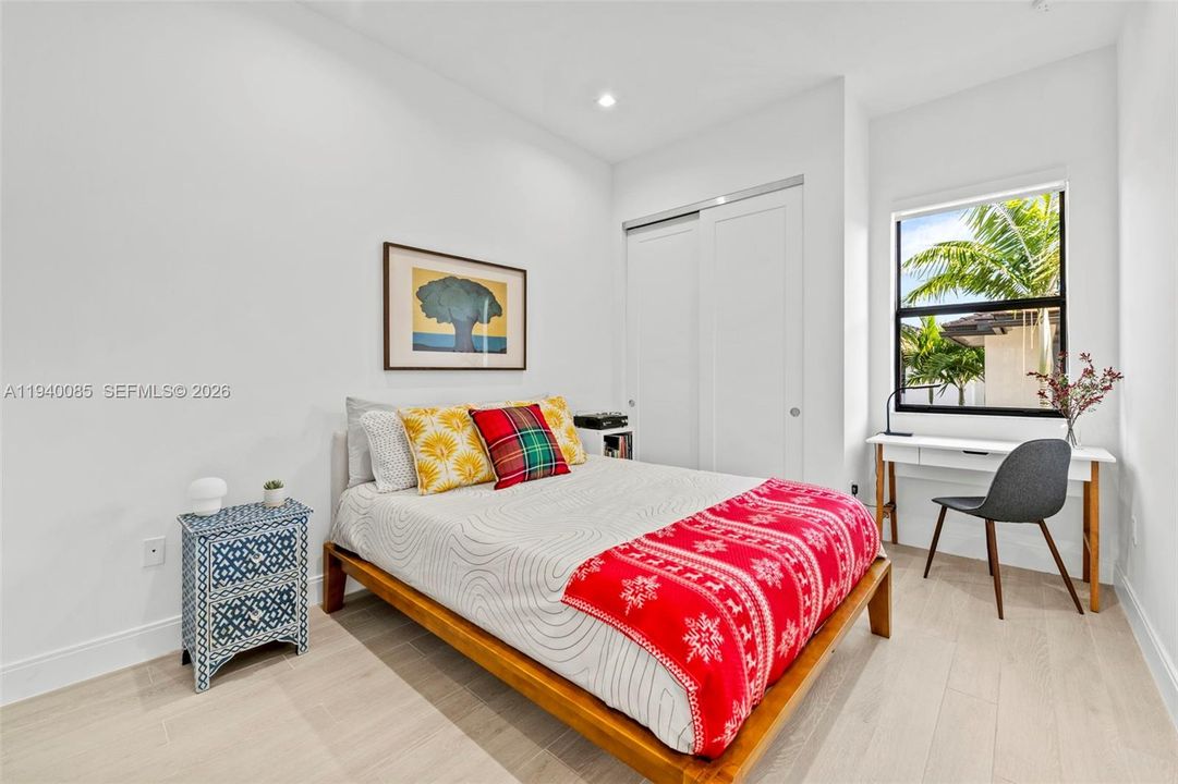 En Venta: $1,149,000 (3 camas, 3 baños, 2257 Pies cuadrados)