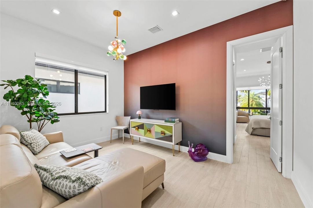 En Venta: $1,149,000 (3 camas, 3 baños, 2257 Pies cuadrados)