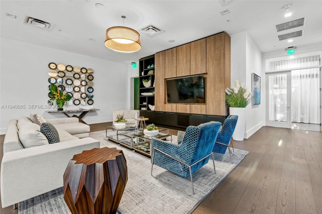 En Venta: $1,149,000 (3 camas, 3 baños, 2257 Pies cuadrados)