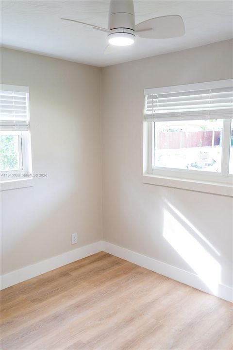 待售: $875,000 (0 贝兹, 0 浴室, 2024 平方英尺)