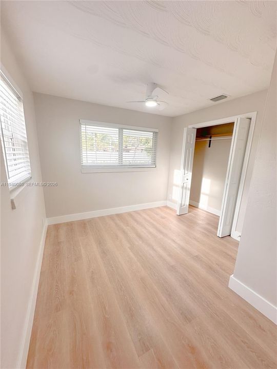 待售: $875,000 (0 贝兹, 0 浴室, 2024 平方英尺)