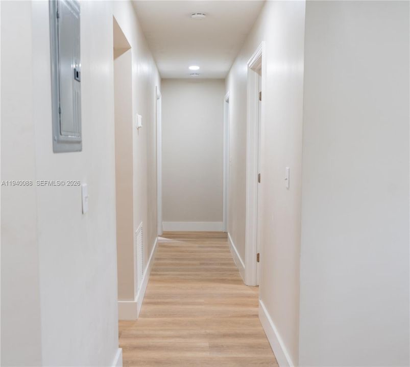 待售: $875,000 (0 贝兹, 0 浴室, 2024 平方英尺)