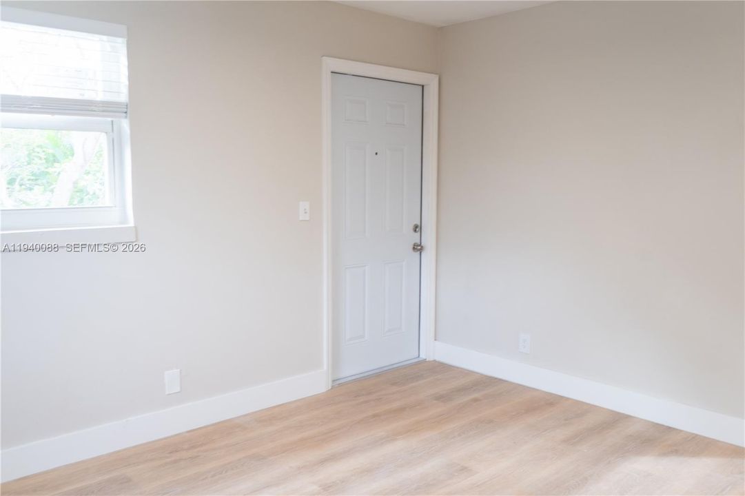 待售: $875,000 (0 贝兹, 0 浴室, 2024 平方英尺)