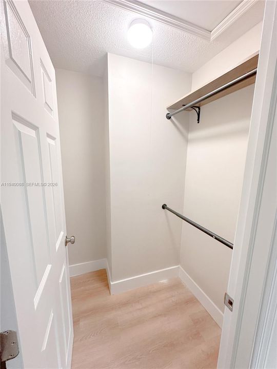 待售: $875,000 (0 贝兹, 0 浴室, 2024 平方英尺)