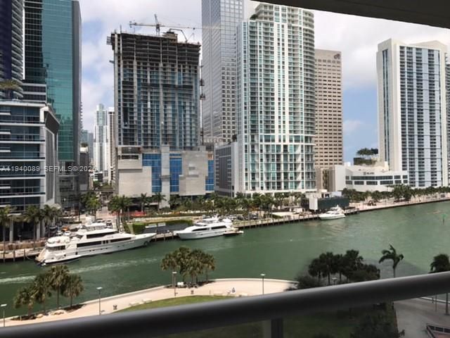 В аренду: $3,300 (1 спален, 1 ванн, 940 Квадратных фут)