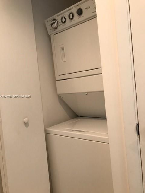 В аренду: $3,300 (1 спален, 1 ванн, 940 Квадратных фут)