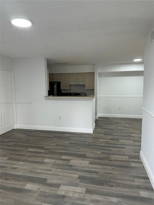 出租: $1,850 (1 贝兹, 1 浴室, 742 平方英尺)