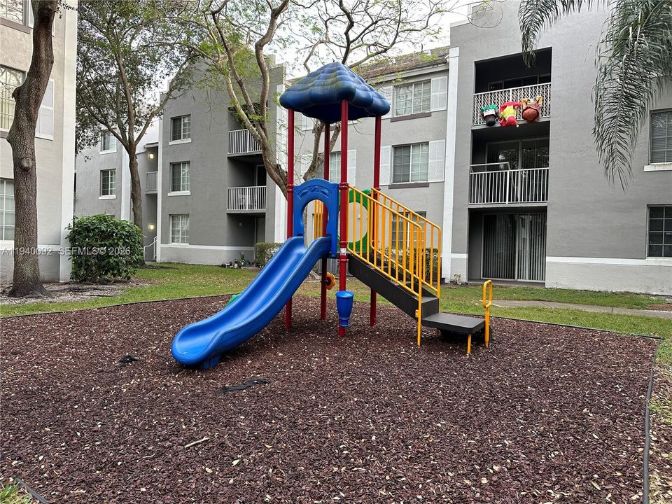 出租: $1,850 (1 贝兹, 1 浴室, 742 平方英尺)