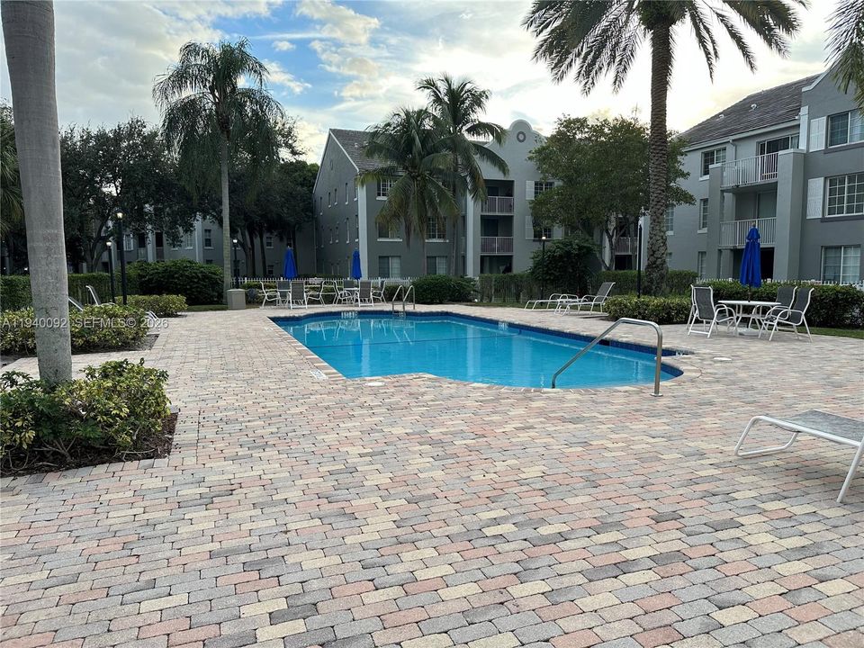 出租: $1,850 (1 贝兹, 1 浴室, 742 平方英尺)