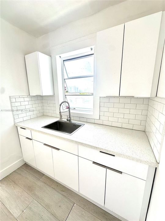 For Rent: $1,500 (1 beds, 1 baths, 420 Square Feet)