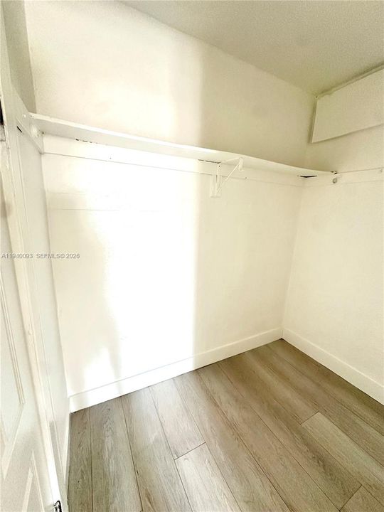 For Rent: $1,500 (1 beds, 1 baths, 420 Square Feet)