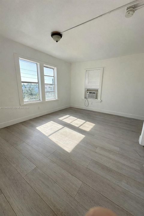 For Rent: $1,500 (1 beds, 1 baths, 420 Square Feet)