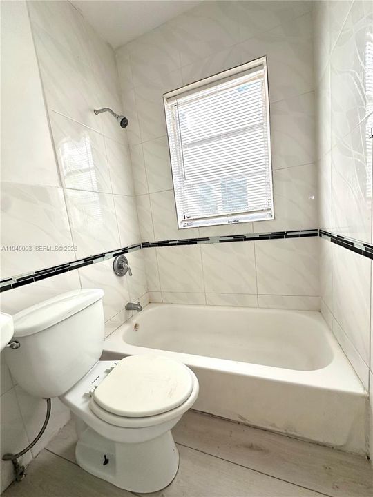 For Rent: $1,500 (1 beds, 1 baths, 420 Square Feet)