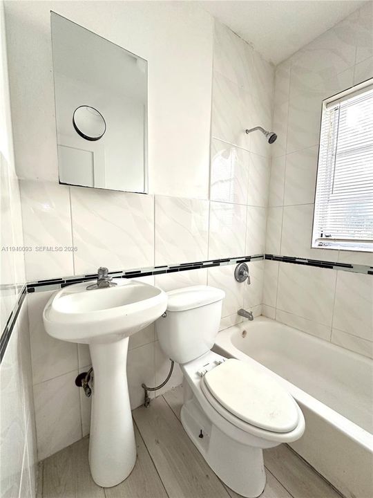 For Rent: $1,500 (1 beds, 1 baths, 420 Square Feet)