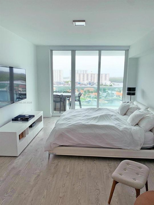 For Rent: $6,250 (2 beds, 3 baths, 1553 Square Feet)