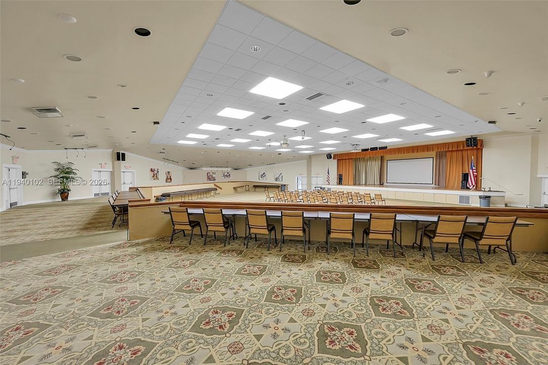 For Sale: $84,900 (1 beds, 1 baths, 590 Square Feet)