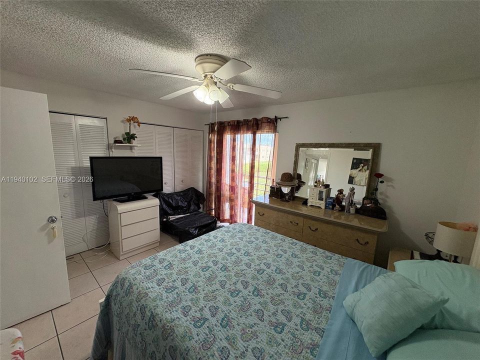 For Sale: $84,900 (1 beds, 1 baths, 590 Square Feet)