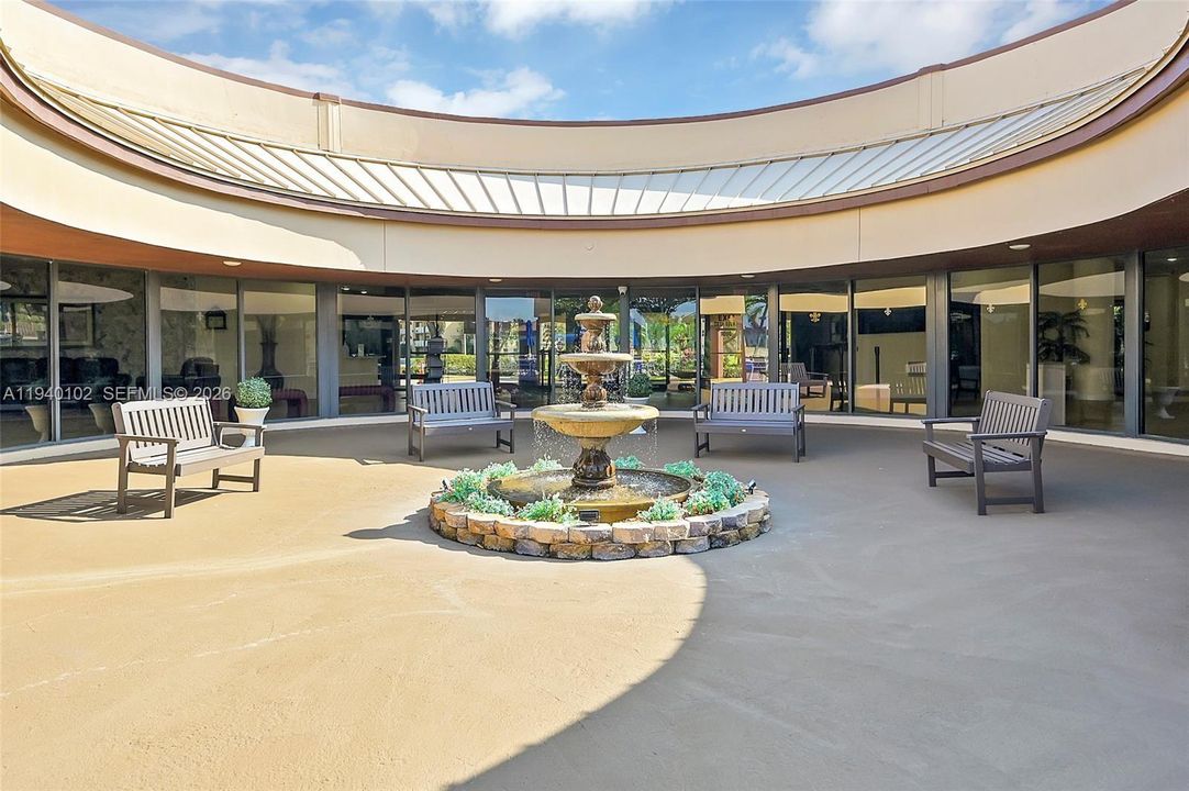 For Sale: $84,900 (1 beds, 1 baths, 590 Square Feet)