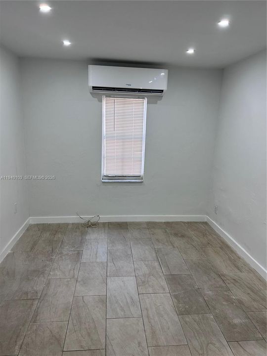 For Rent: $1,450 (1 beds, 1 baths, 800 Square Feet)