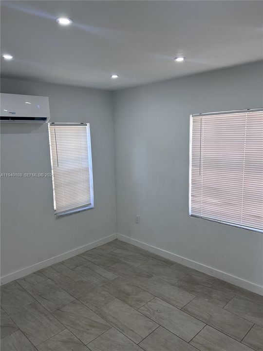 For Rent: $1,450 (1 beds, 1 baths, 800 Square Feet)