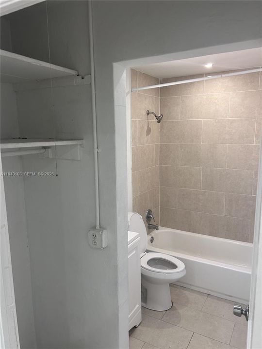 For Rent: $1,450 (1 beds, 1 baths, 800 Square Feet)