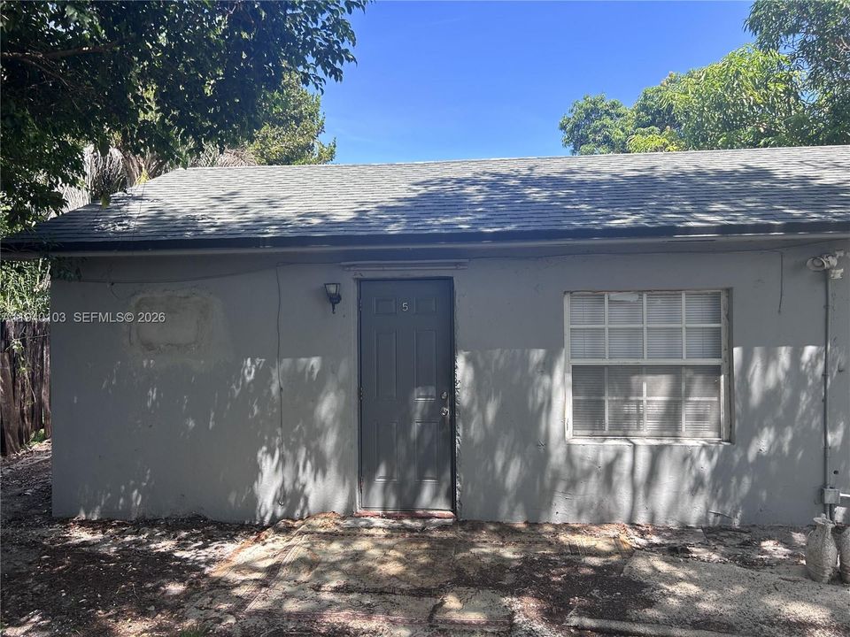 For Rent: $1,450 (1 beds, 1 baths, 800 Square Feet)