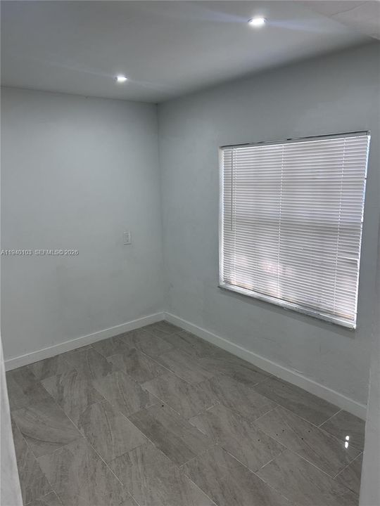 For Rent: $1,450 (1 beds, 1 baths, 800 Square Feet)