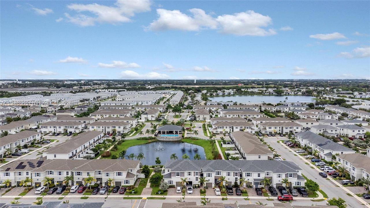 出租: $3,100 (3 贝兹, 2 浴室, 1628 平方英尺)