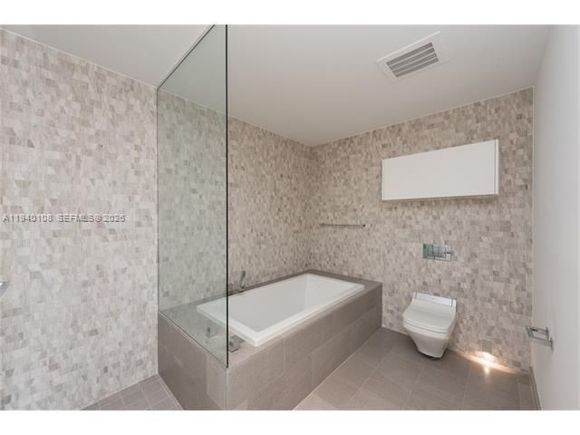 Master Bath Tub