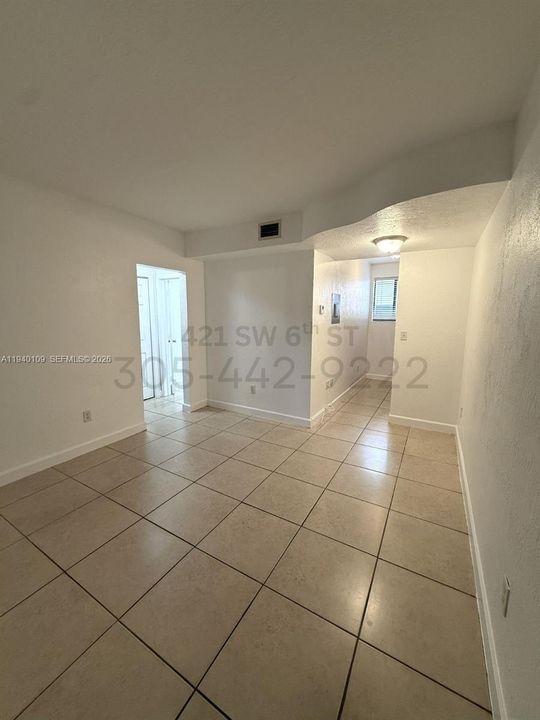 For Rent: $1,700 (1 beds, 1 baths, 700 Square Feet)