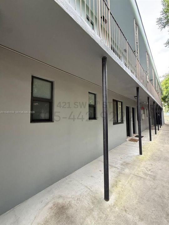 For Rent: $1,700 (1 beds, 1 baths, 700 Square Feet)