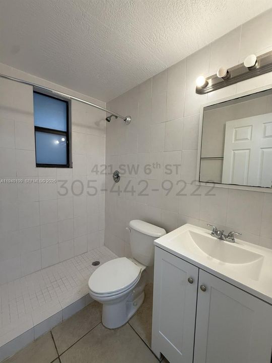 For Rent: $1,700 (1 beds, 1 baths, 700 Square Feet)