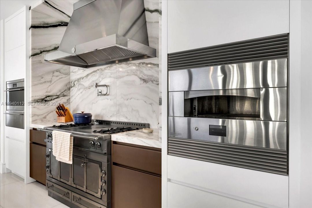 For Sale: $10,600,000 (4 beds, 5 baths, 3854 Square Feet)