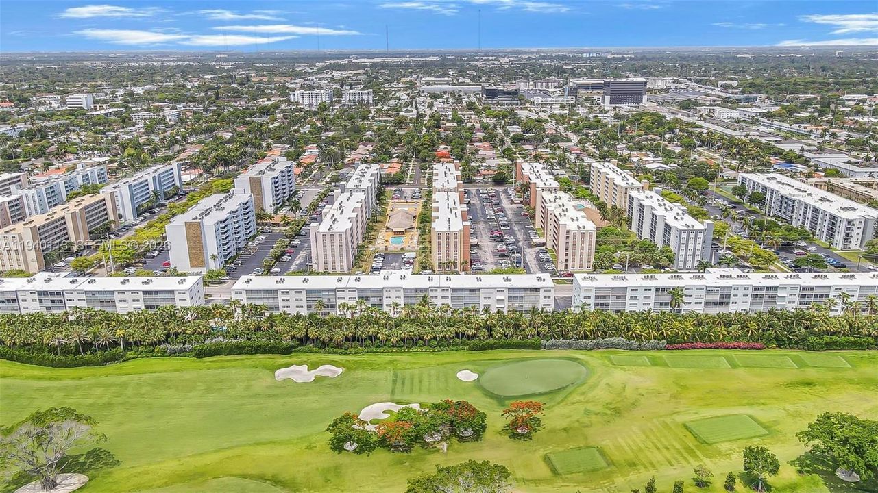 待售: $235,000 (2 贝兹, 2 浴室, 1092 平方英尺)