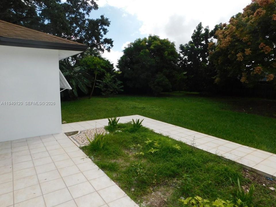 出租: $4,200 (4 贝兹, 2 浴室, 2583 平方英尺)