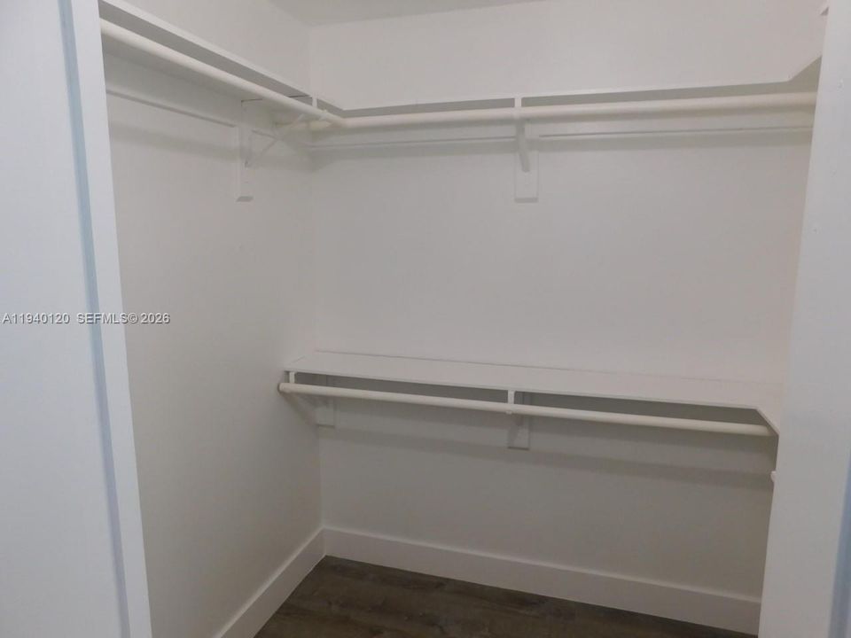 出租: $4,200 (4 贝兹, 2 浴室, 2583 平方英尺)