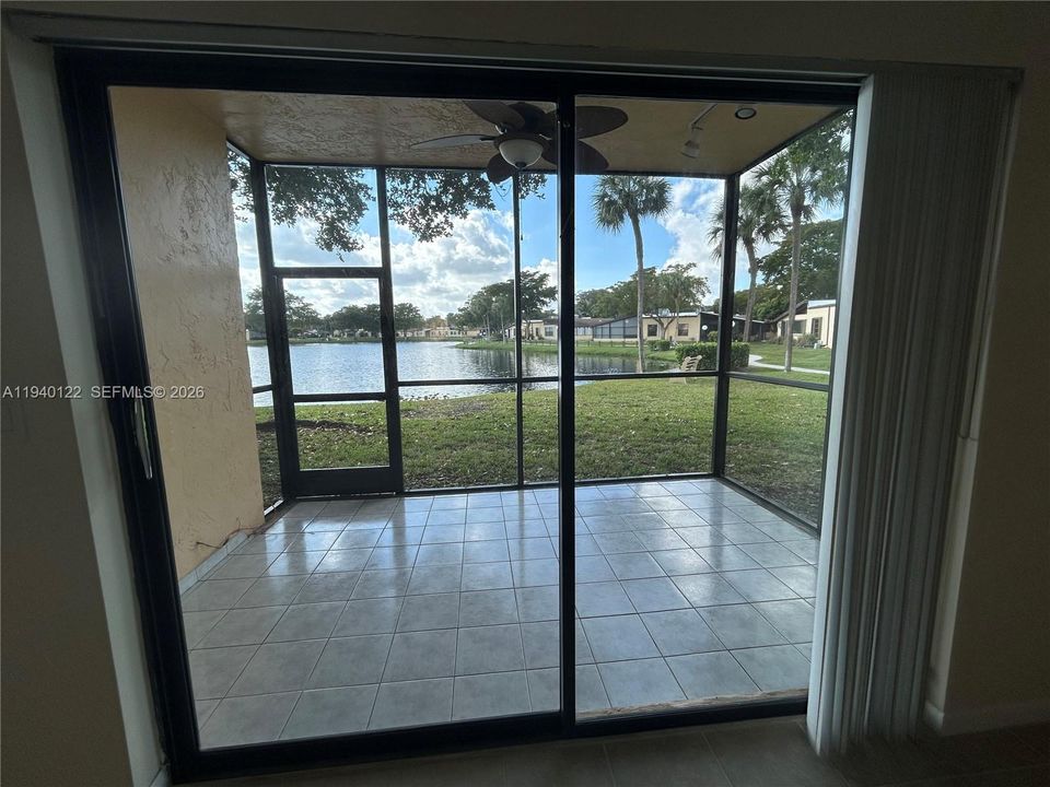 В аренду: $2,200 (2 спален, 2 ванн, 1015 Квадратных фут)