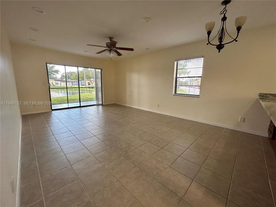 В аренду: $2,200 (2 спален, 2 ванн, 1015 Квадратных фут)